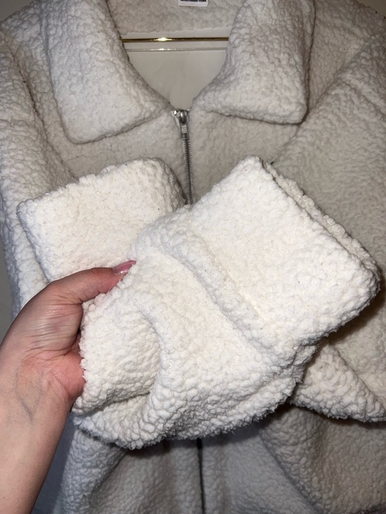 PINK Victoria’s Secret Oversized White Sherpa Teddy Jacket Small - Picture 9 of 14